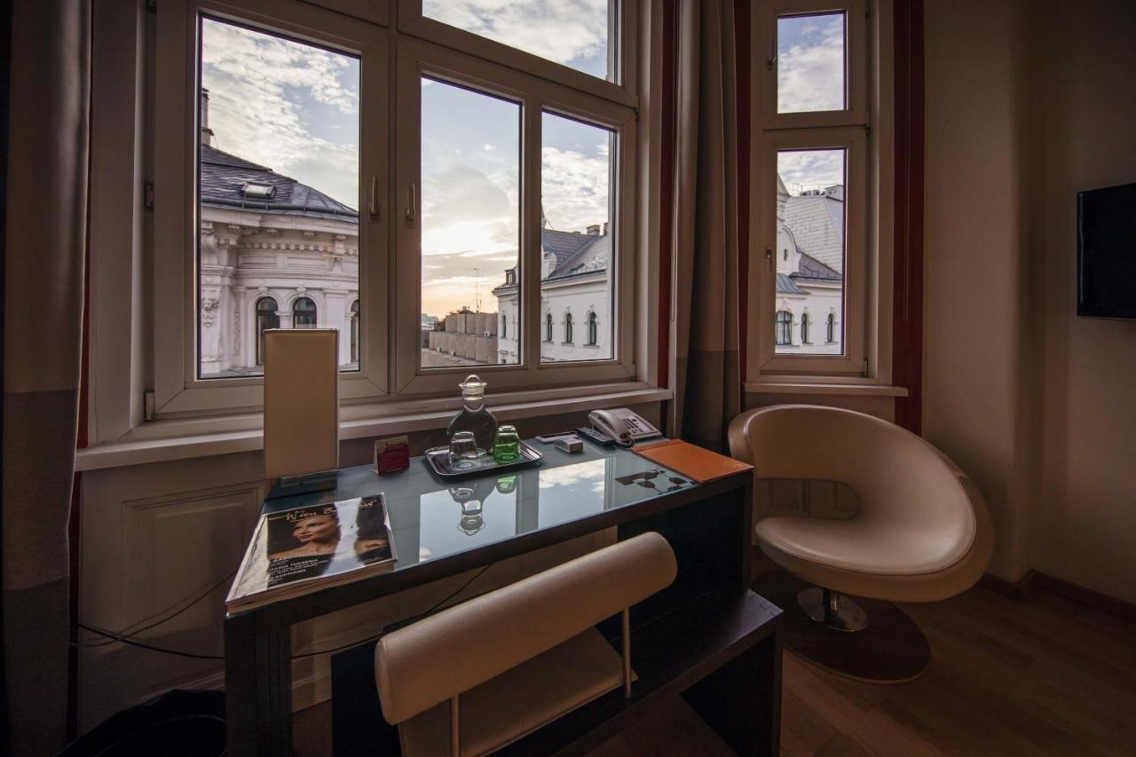 Hotel Rathaus - Wein & Design Vienna Exterior photo